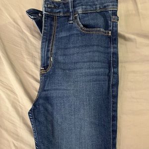 Hollister Jeans size 5 short